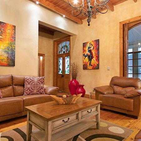 Апартаменты J'S Audacious Living Montagu Self Catering Экстерьер фото