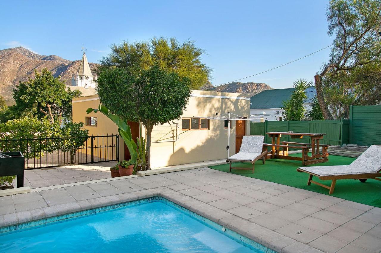 Апартаменты J'S Audacious Living Montagu Self Catering Экстерьер фото