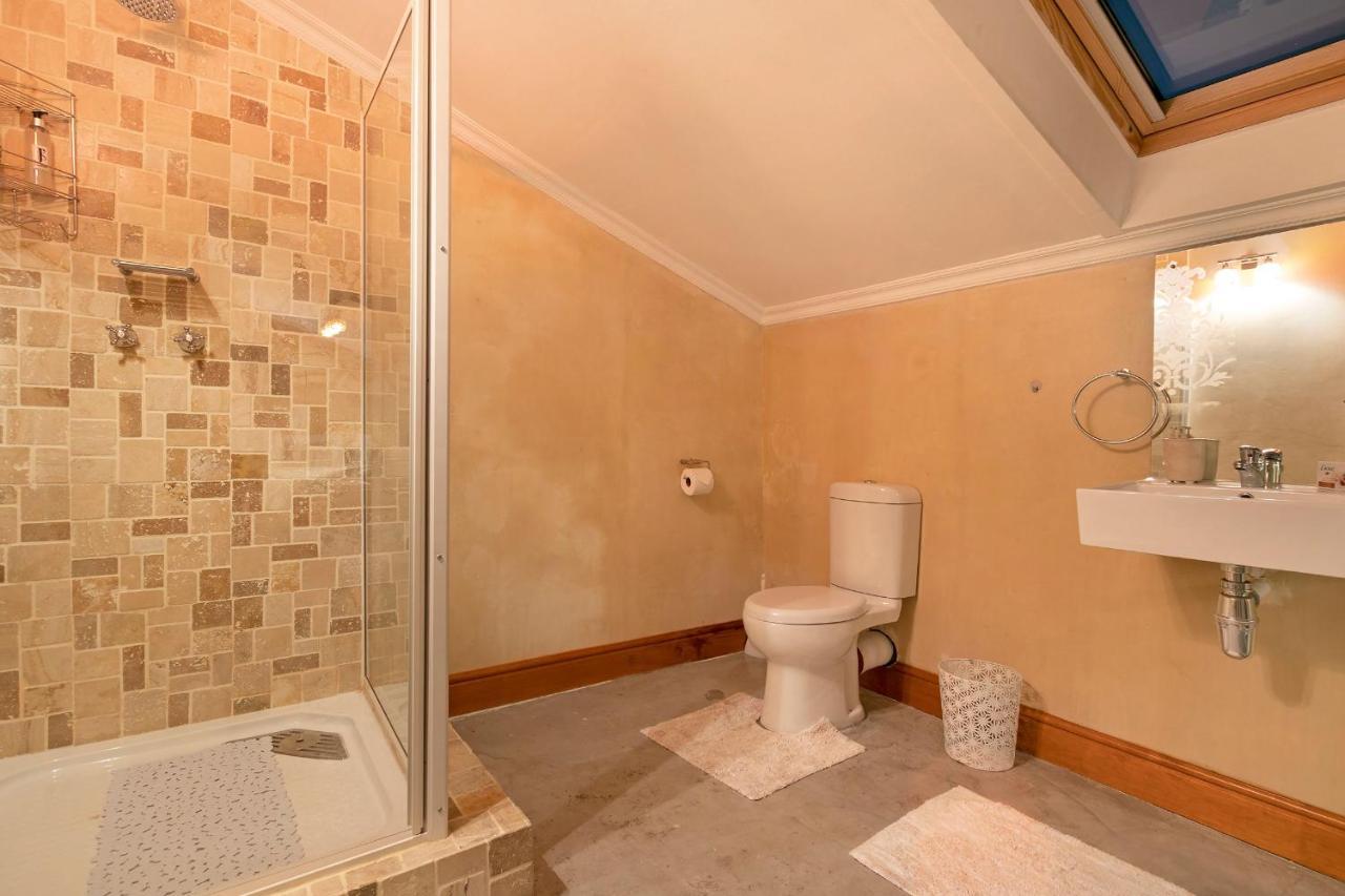 Апартаменты J'S Audacious Living Montagu Self Catering Экстерьер фото