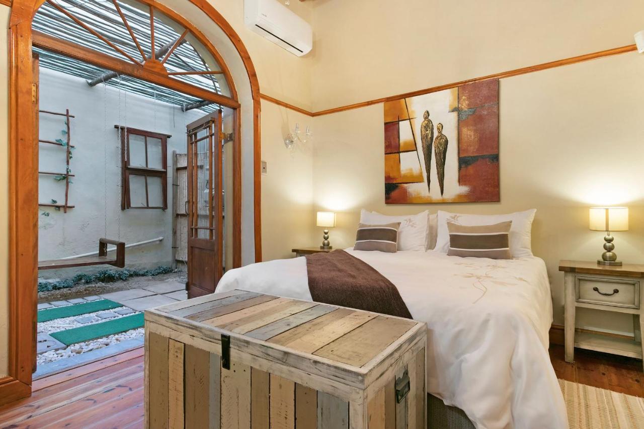 Апартаменты J'S Audacious Living Montagu Self Catering Экстерьер фото